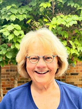 Meet your Posher, Lois
